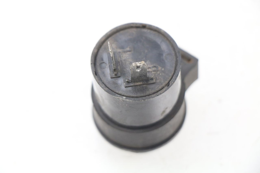 photo de FLASHER RELAY PEUGEOT KISBEE 4T 50 (2010 - 2017) - Zoom on usage condition