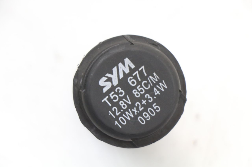 photo de TURN SIGNAL RELAY SYM MIO 50 (2005 - 2010) - Surface and material condition