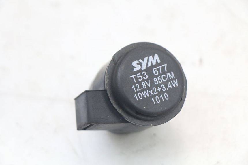 photo de FLASHER RELAY SYM MIO 50 (2011 - 2017) - Alternative perspective