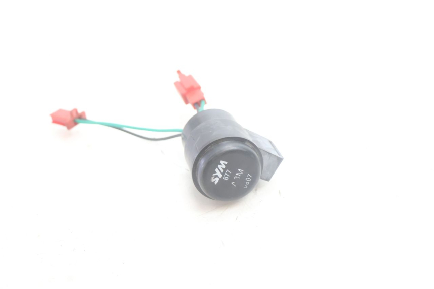 photo de TURN SIGNAL RELAY SYM MIO 50 (2005 - 2010) - Zoom on usage condition