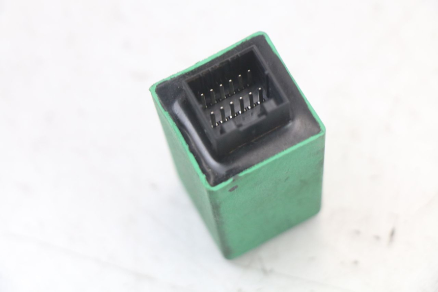 photo de TURN SIGNAL RELAY PIAGGIO MP3 HPE 350 (2018 - 2020) - Zoom on usage condition