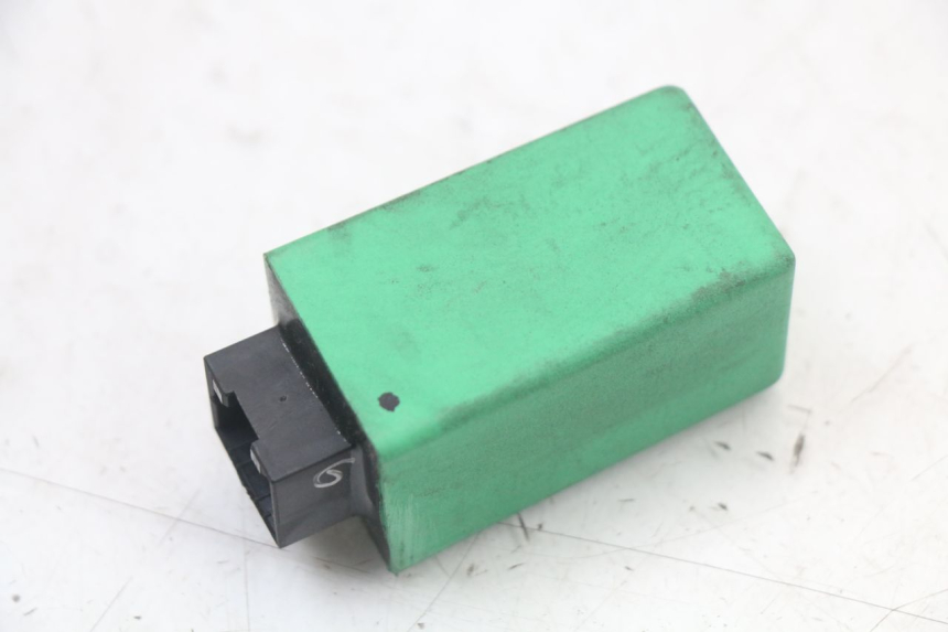 photo de TURN SIGNAL RELAY PIAGGIO MP3 HPE 350 (2018 - 2020) - Alternative perspective