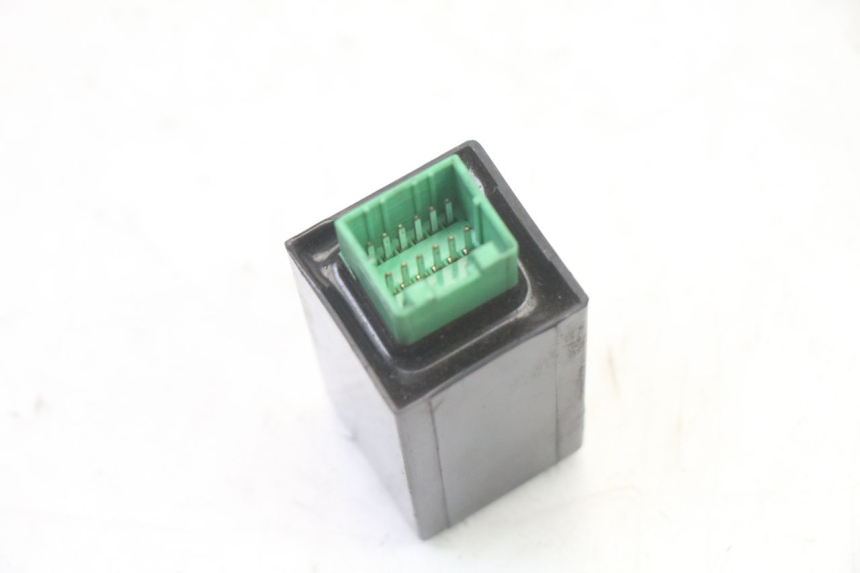 photo de TURN SIGNAL RELAY PIAGGIO MP3 500 (2011 - 2015) - Alternative perspective