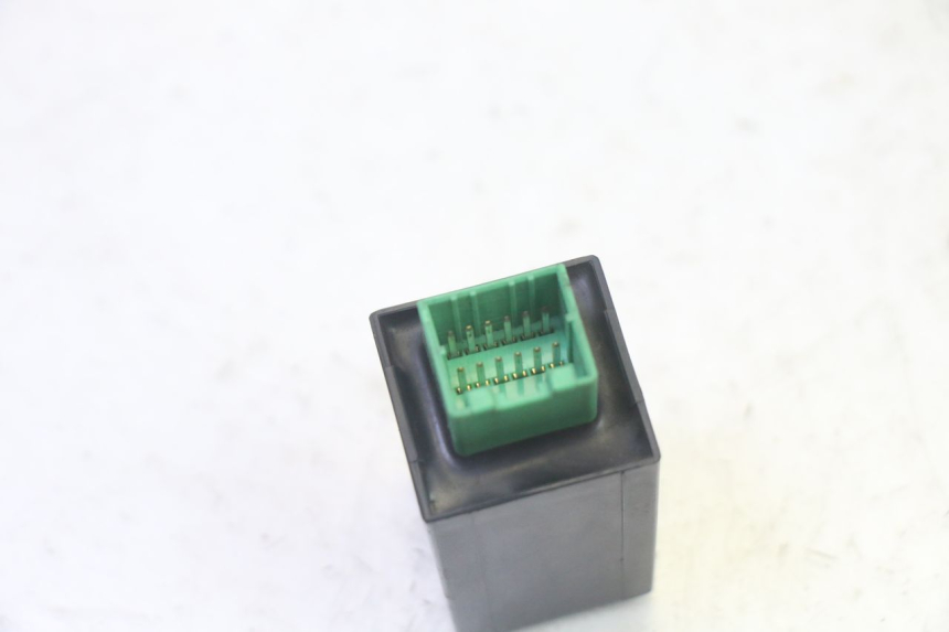 photo de TURN SIGNAL RELAY PIAGGIO MP3 RL 250 (2006 - 2010) - Zoom on usage condition