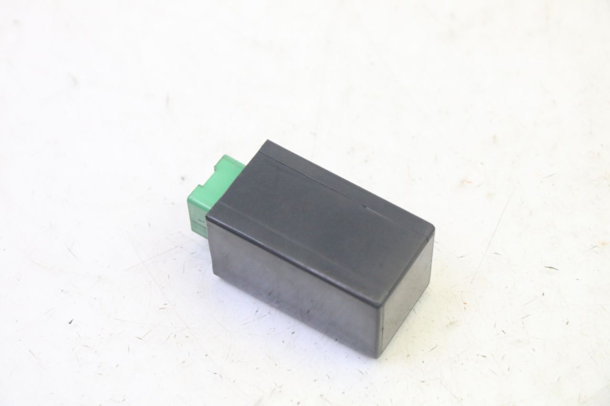 photo de TURN SIGNAL RELAY PIAGGIO MP3 RL 250 (2006 - 2010) - Alternative perspective