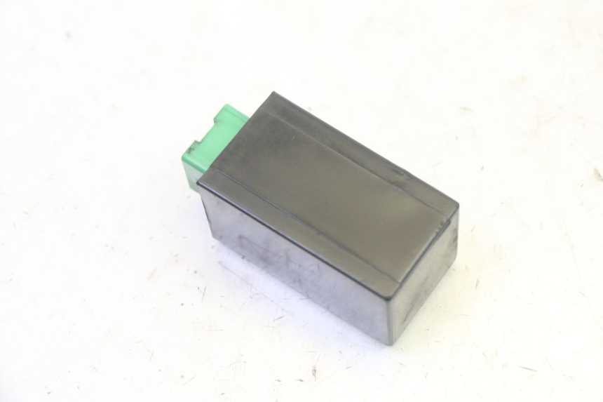 photo de TURN SIGNAL RELAY PIAGGIO MP3 RL 250 (2006 - 2010) - Alternative perspective