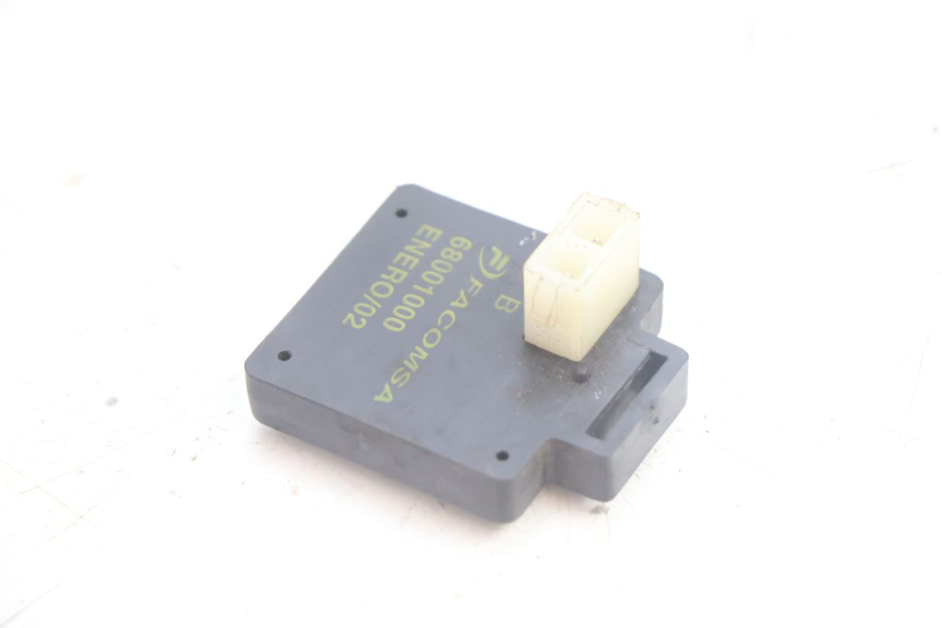 photo de TURN SIGNAL RELAY YAMAHA NEO'S NEOS 2T 50 (1998 - 2007) - Zoom on usage condition