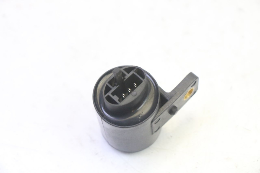 photo de TURN SIGNAL RELAY KYMCO LIKE 4T 50 (2019 - 2025) - Alternative perspective