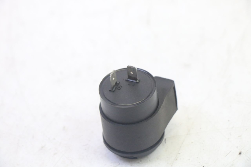 photo de TURN SIGNAL RELAY SYM ORBIT III 3 4T 50 (2021 - 2025) - Zoom on usage condition