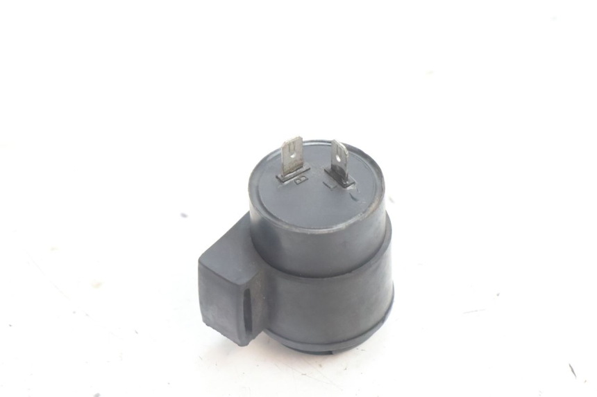 photo de TURN SIGNAL RELAY SYM ORBIT III 3 4T 50 (2021 - 2025) - Zoom on usage condition