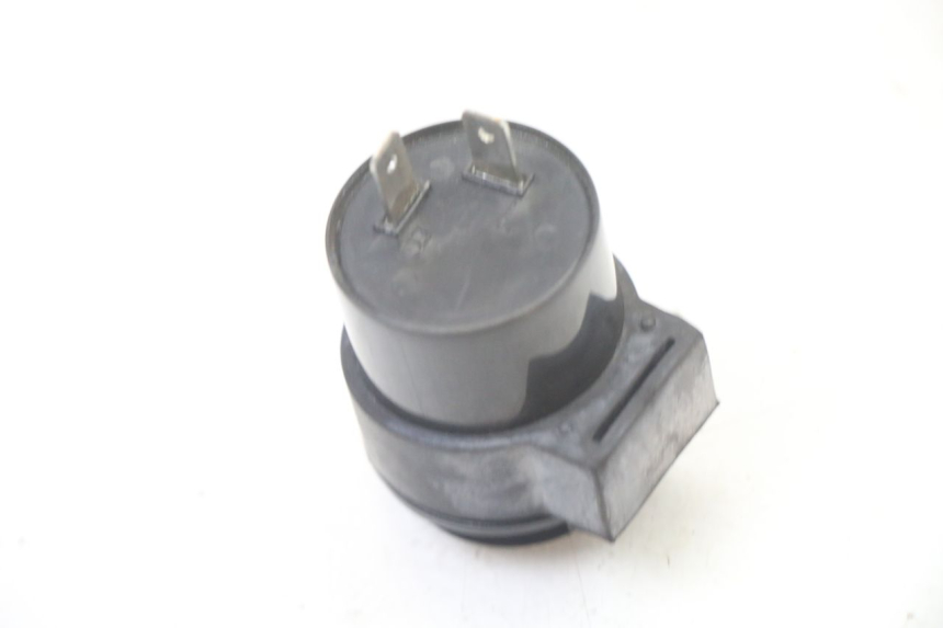 photo de TURN SIGNAL RELAY PEUGEOT STREETZONE I 2T 50 (2018 - 2020) - Zoom on usage condition