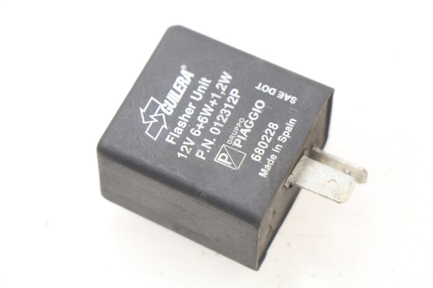 photo de TURN SIGNAL RELAY PIAGGIO PRIMAVERA 125 (2013 - 2021) - Main view