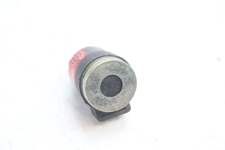 photo de TURN SIGNAL RELAY RAZZO QTR 50 (2011 - 2018) - Zoom on usage condition