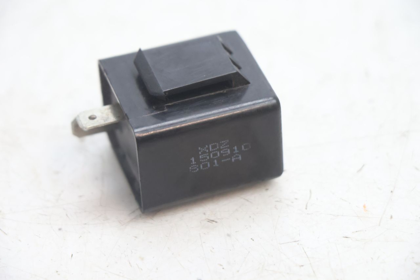 photo de TURN SIGNAL RELAY YAMASAKI ROADSTER 50 (2013 - 2018) - Alternative perspective