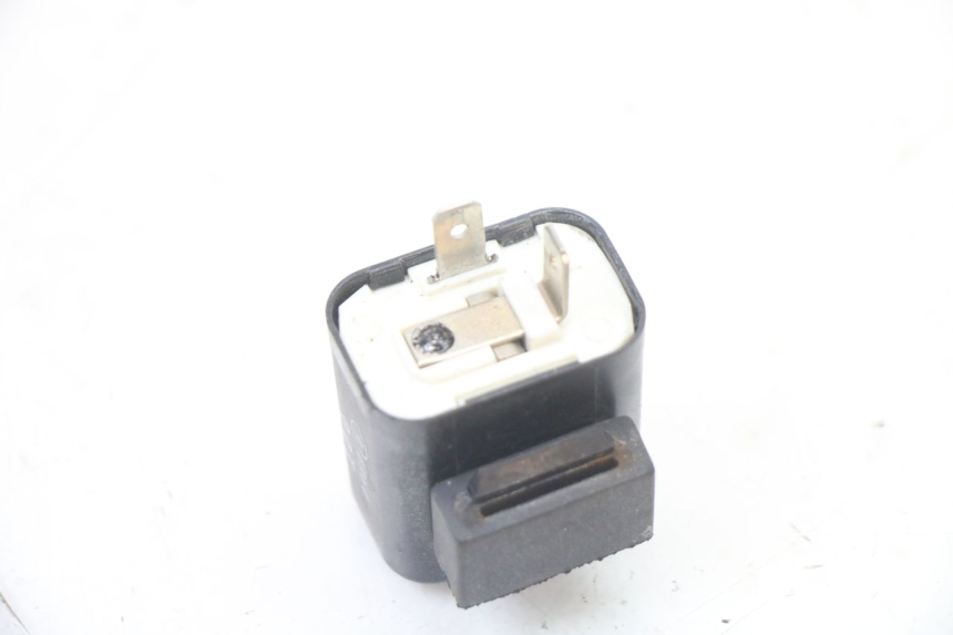photo de TURN SIGNAL RELAY APRILIA RS 50 (1999 - 2005) - Alternative perspective