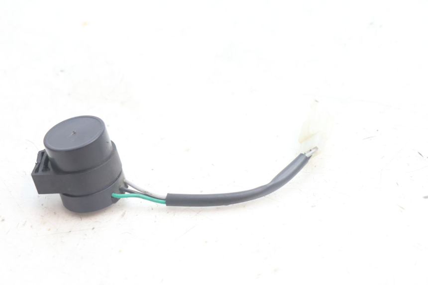 photo de TURN SIGNAL RELAY JM MOTORS SANTANA EVO 50 (2024 - 2026) - Zoom on usage condition