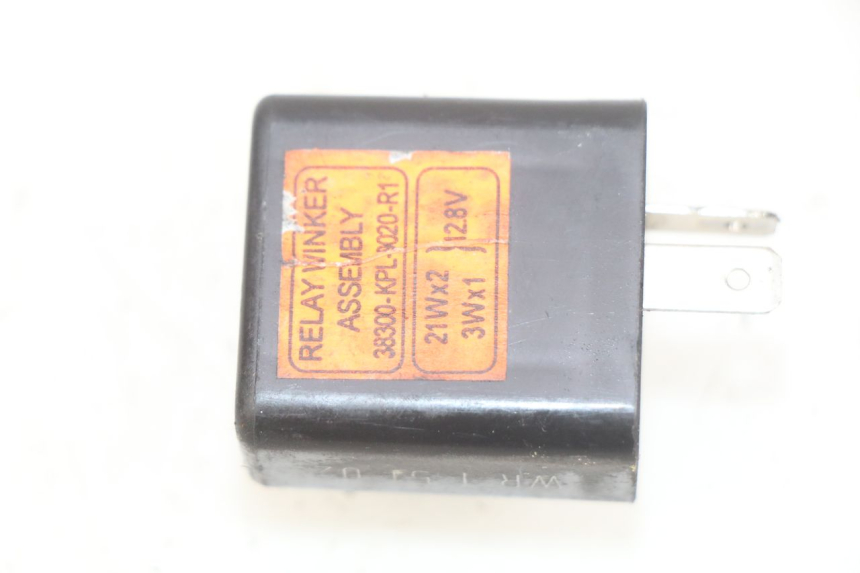 photo de FLASHER RELAY HONDA SCV LEAD 100 (2003 - 2007) - Component detail
