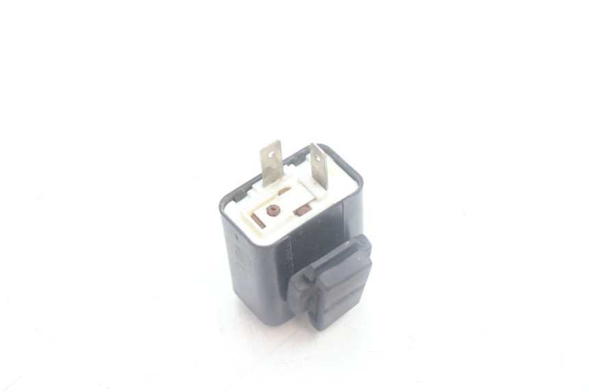 photo de FLASHER RELAY HONDA SCV LEAD 100 (2003 - 2007) - Alternative perspective
