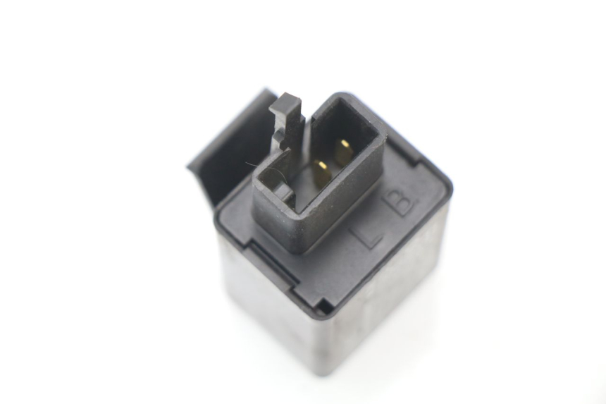 photo de TURN SIGNAL RELAY HONDA SES DYLAN 125 (2002 - 2006) - Alternative perspective