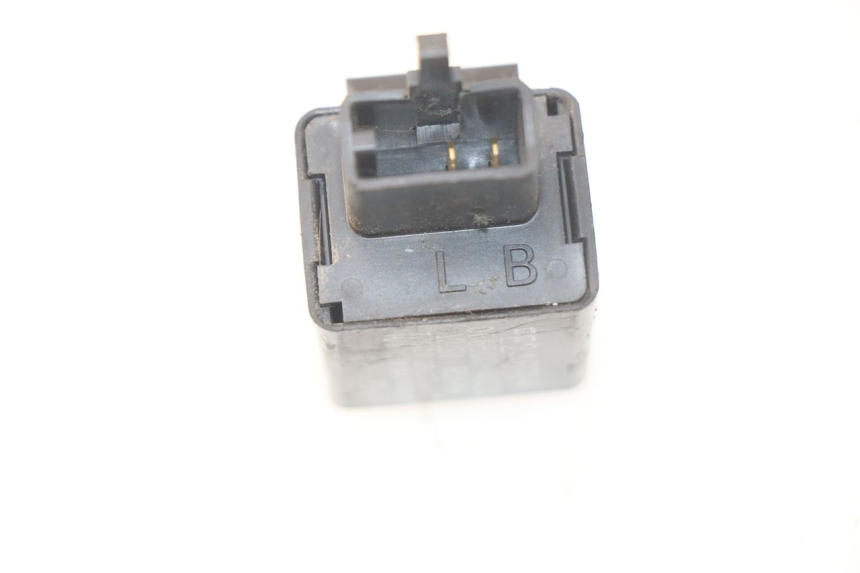 photo de TURN SIGNAL RELAY HONDA SES DYLAN 125 (2002 - 2006) - Zoom on usage condition