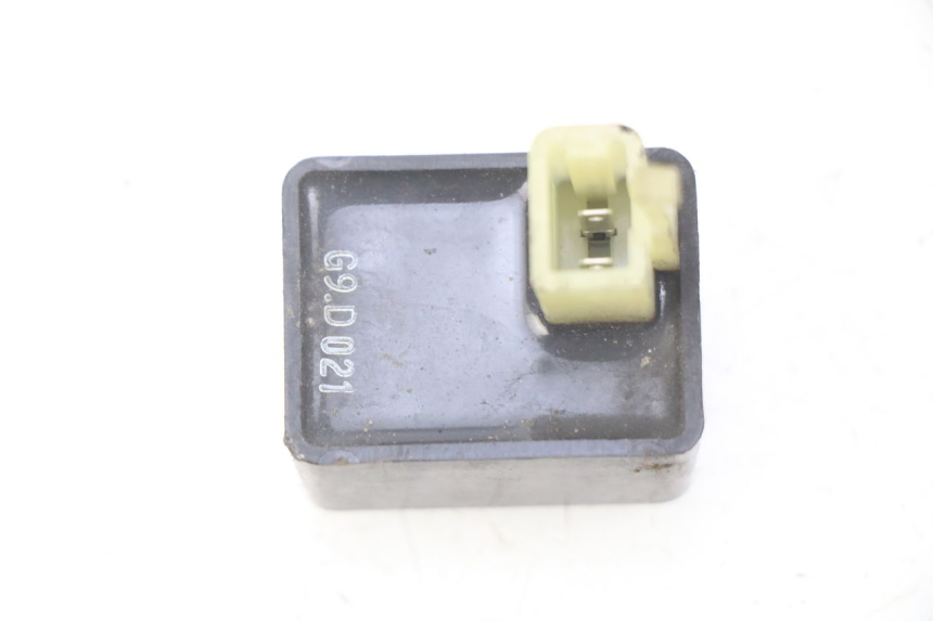 photo de FLASHER RELAY SUZUKI SIXTEEN 125 (2008 - 2010) - Component detail