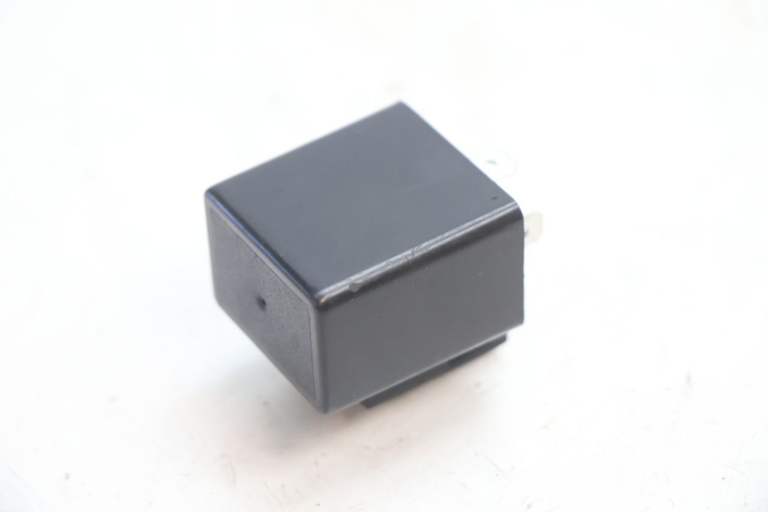 photo de TURN SIGNAL RELAY YAMASAKI STREET 50 (2013 - 2018) - Zoom on usage condition