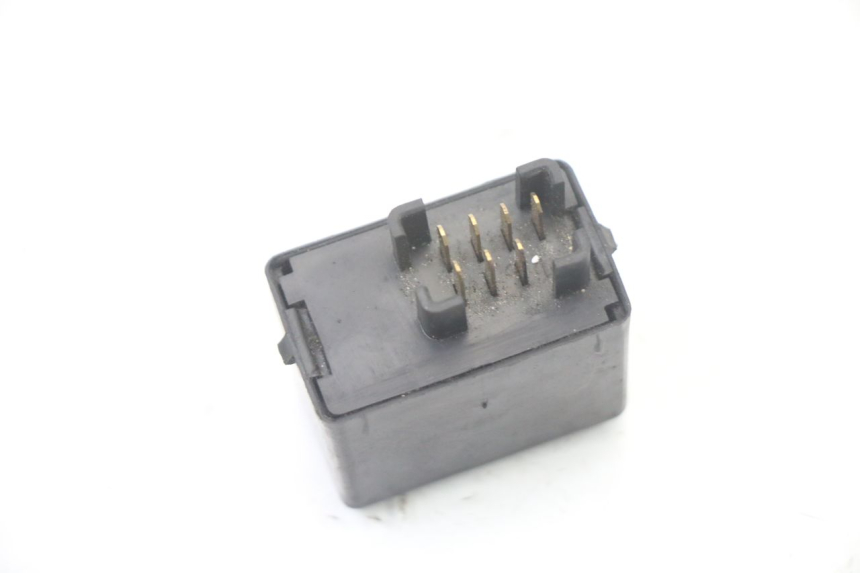 photo de TURN SIGNAL RELAY SUZUKI BURGMAN 125 (2015 - 2017) - Alternative perspective