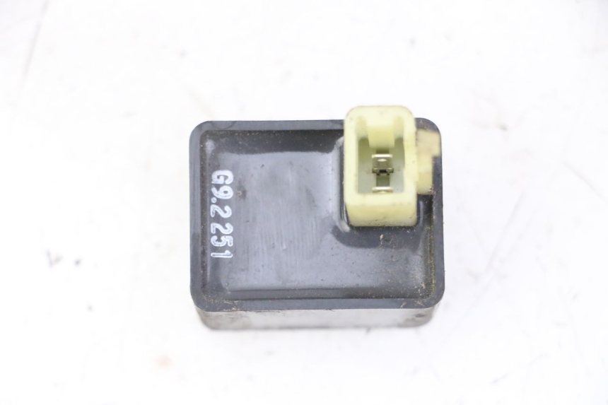 photo de FLASHER RELAY SUZUKI BURGMAN 125 (2007 - 2014) - Zoom on usage condition
