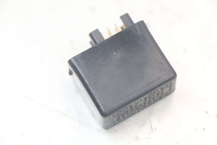 photo de FLASHER RELAY SUZUKI SV N 650 (1999 - 2002) - Alternative perspective