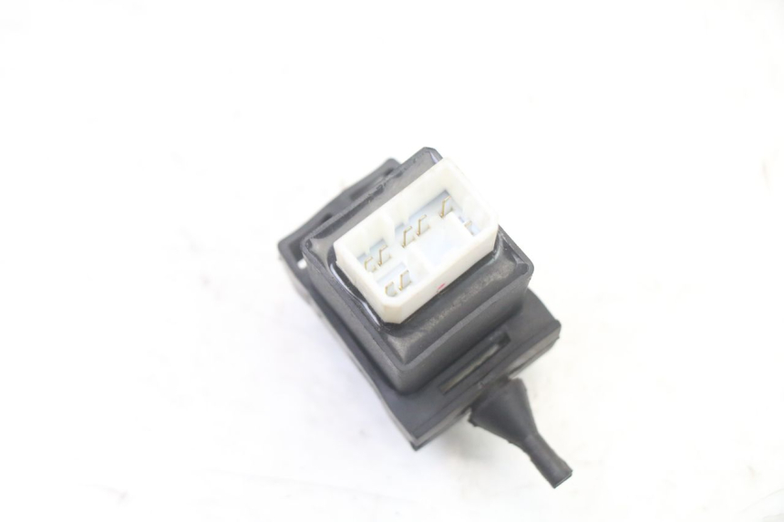 photo de FLASHER RELAY APRILIA SXR 50 (2021 - 2023) - Alternative perspective