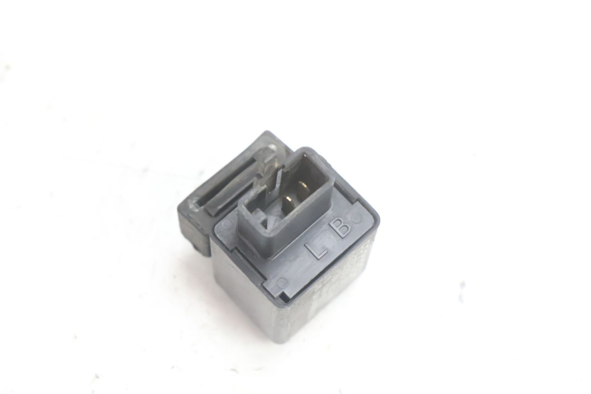 photo de TURN SIGNAL RELAY YAMAHA TDM ABS 900 (2002 - 2014) - Alternative perspective