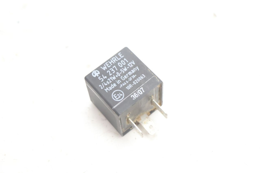 photo de TURN SIGNAL RELAY BOOM TRIKE FUN 500 (2004 - 2010) - Main view
