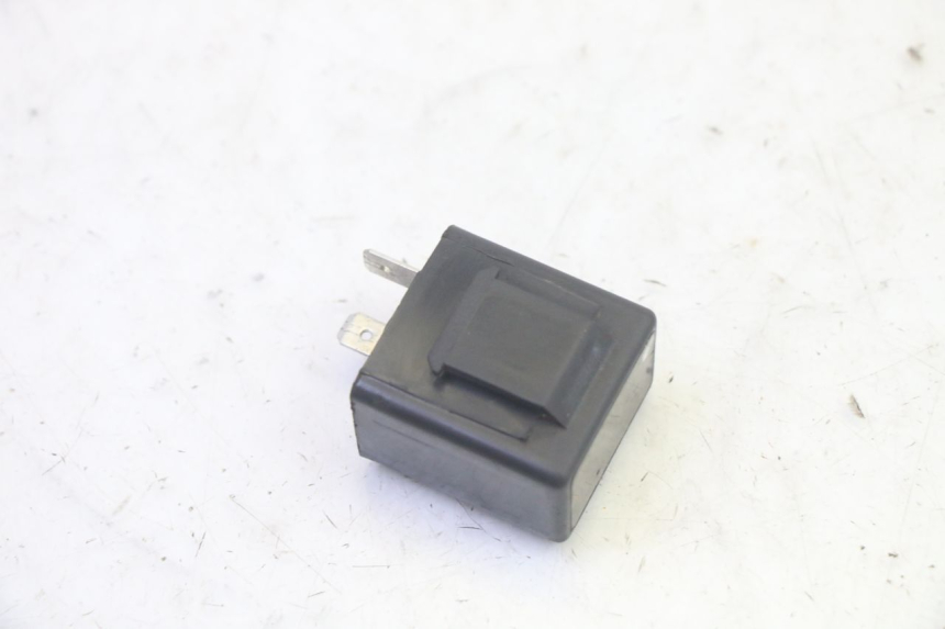photo de TURN SIGNAL RELAY YAMAHA TZR 50 (2008 - 2016) - Alternative perspective