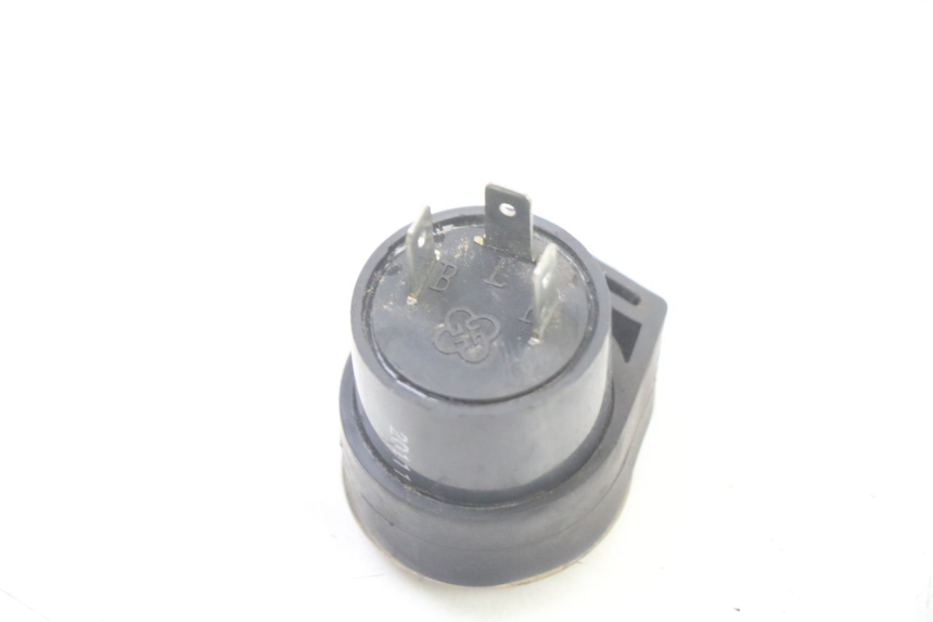 photo de FLASHER RELAY PEUGEOT V-CLIC VCLIC 50 (2007 - 2013) - Zoom on usage condition