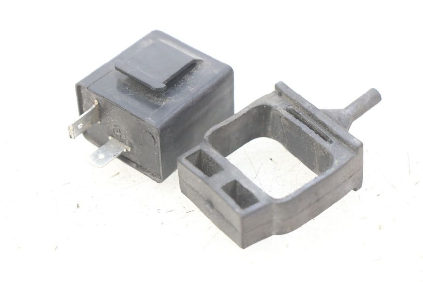 photo de FLASHER RELAY PIAGGIO VESPA GTS IGET ABS 125 (2017 - 2023) - Zoom on usage condition