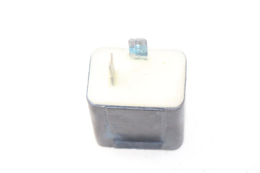 photo de TURN SIGNAL RELAY PIAGGIO VESPA LX IE 125 (2010 - 2012) - Zoom on usage condition
