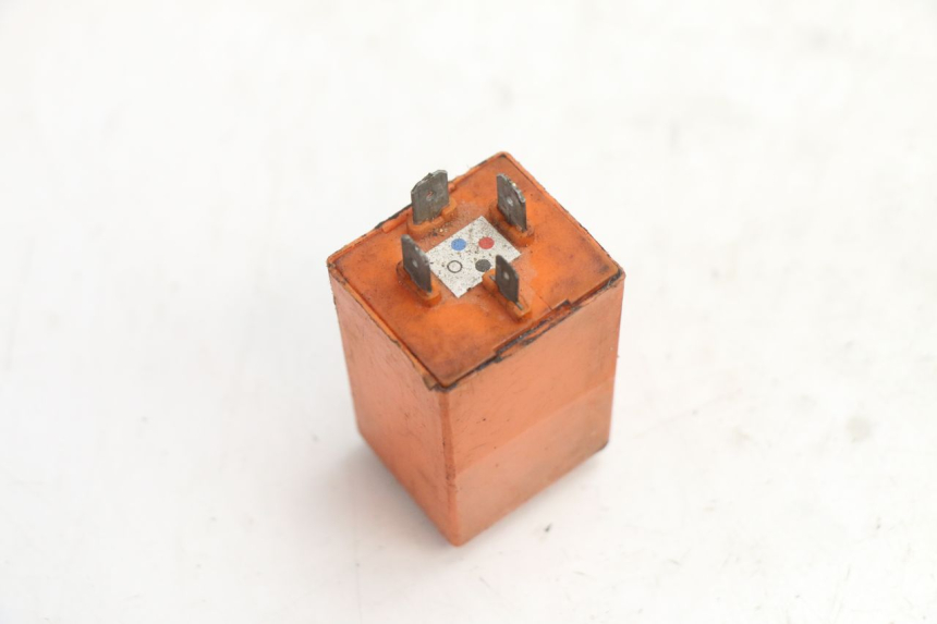 photo de TURN SIGNAL RELAY PIAGGIO VESPA PK FL 2T 50 (1990 - 1996) - Alternative perspective