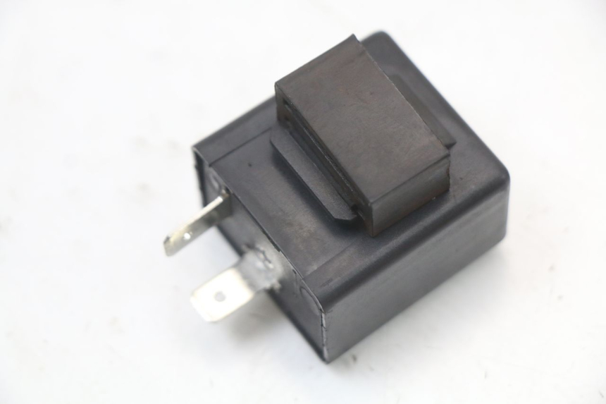 photo de TURN SIGNAL RELAY PIAGGIO VESPA PRIMAVERA 4T 50 (2021 - 2024) - Zoom on usage condition