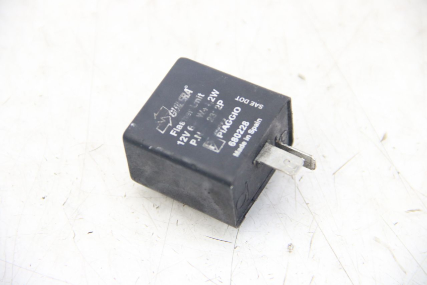 photo de FLASHER RELAY PIAGGIO VESPA SPRINT 2T 50 (2014 - 2018) - Component detail