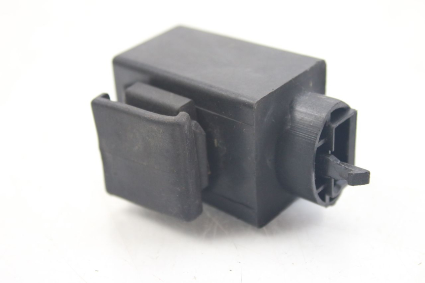 photo de TURN SIGNAL RELAY HONDA VFR FI RC46 800 (1998 - 2001) - Zoom on usage condition