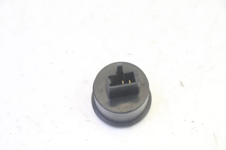 photo de TURN SIGNAL RELAY PEUGEOT VIVACITY 100 (1999 - 2008) - Zoom on usage condition