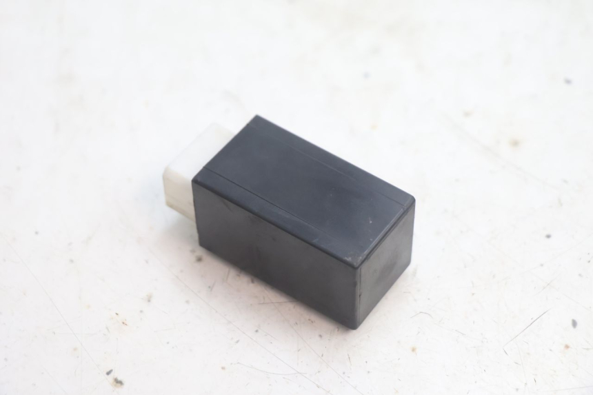 photo de FLASHER RELAY YAMAHA XMAX X-MAX 125 (2006 - 2009) - Zoom on usage condition