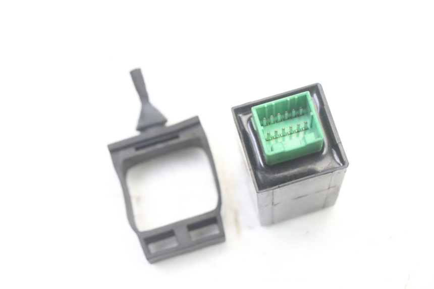 photo de FLASHER RELAY PIAGGIO XEVO - X EVO 125 (2007 - 2017) - Alternative perspective