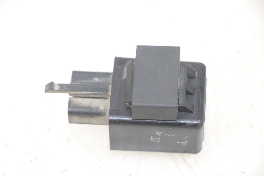 photo de TURN SIGNAL RELAY YAMAHA XJN DIVERSION 600 (2000 - 2003) - Component detail