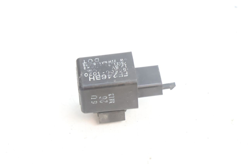 photo de TURN SIGNAL RELAY YAMAHA XJR 1300 (1998 - 2002) - Component detail