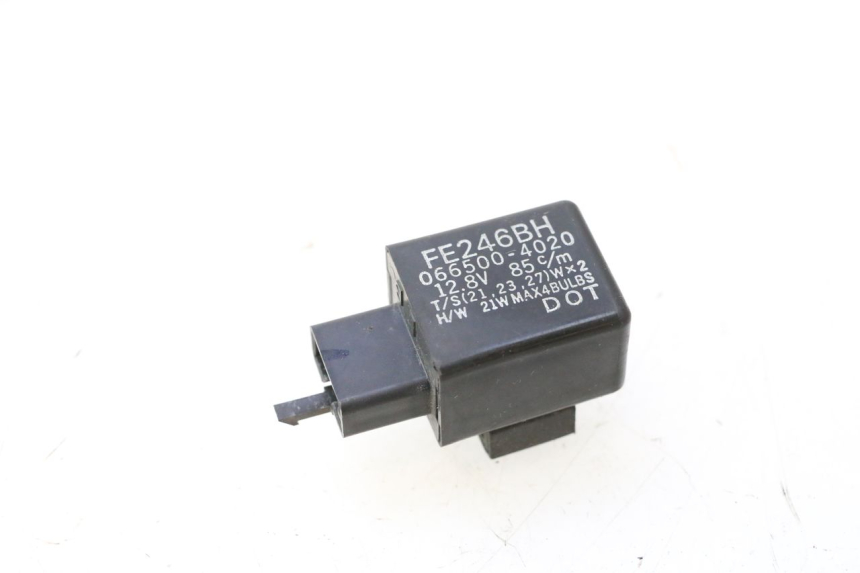 photo de TURN SIGNAL RELAY YAMAHA XP T-MAX ABS 500 (2005 - 2005) - Main view