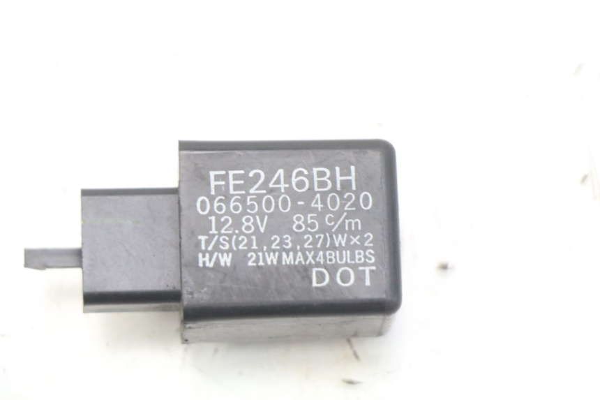 photo de TURN SIGNAL RELAY YAMAHA XP T-MAX TMAX 500 (2004 - 2007) - Main view