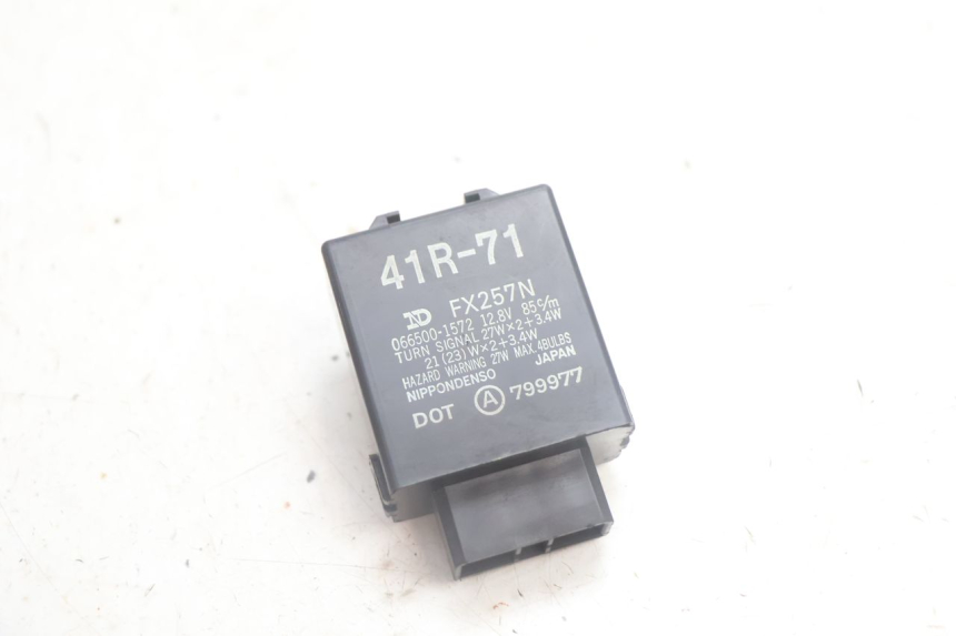 photo de TURN SIGNAL RELAY YAMAHA XV VIRAGO 535 (1988 - 2004) - Main view