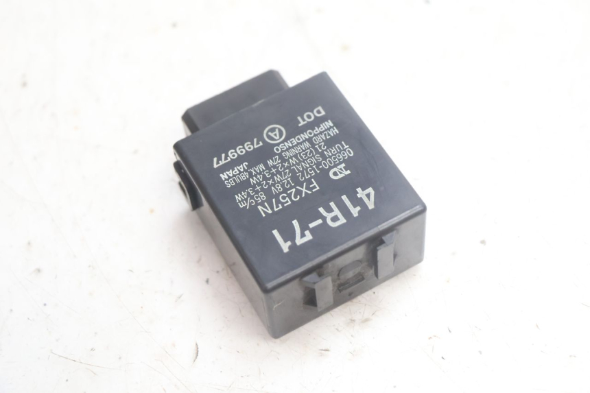photo de TURN SIGNAL RELAY YAMAHA XV VIRAGO 535 (1988 - 2004) - Component detail