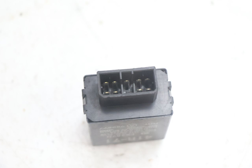 photo de TURN SIGNAL RELAY YAMAHA XV VIRAGO 535 (1988 - 2004) - Technical close-up
